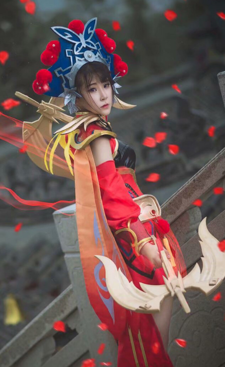 cosplay《王者荣耀》虞姬霸王别姬,一个如花朵般的美女