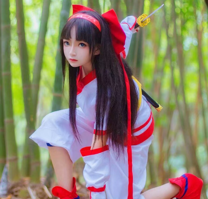 王者荣耀:娜可露露cosplay,俏皮可爱的小仙女,如天使般纯净迷人