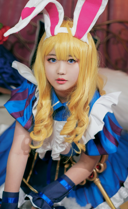 cosplay《王者荣耀》妲己,外表可爱迷人的少女