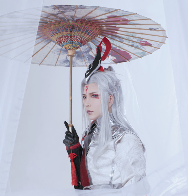 《王者荣耀》明世隐cosplay,花如盛世绽放,以人心培育