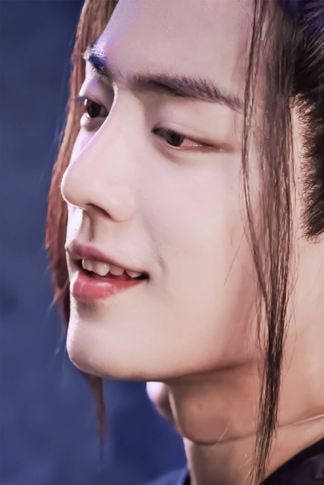 近期超火的肖战真人壁纸:你的微笑,曾慌乱过我的年华