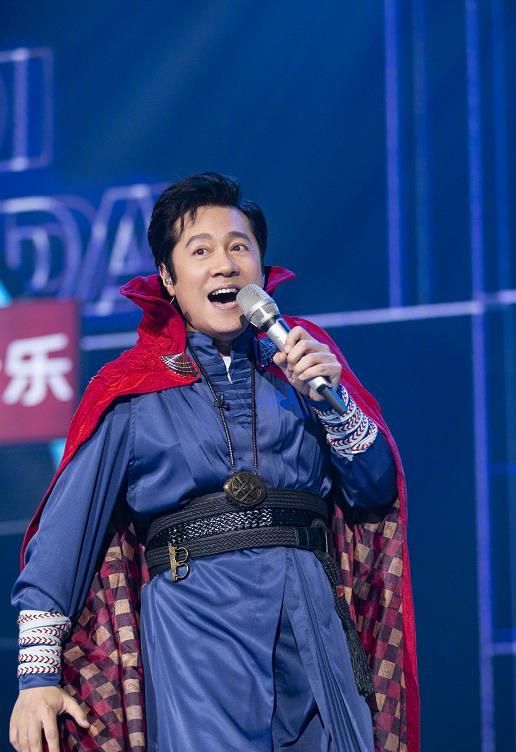 最萌漫威迷:当蔡国庆遇到"奇异博士",一袭红斗篷太皮了