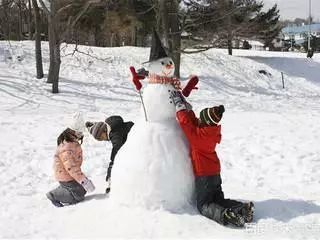 打雪仗,堆雪人