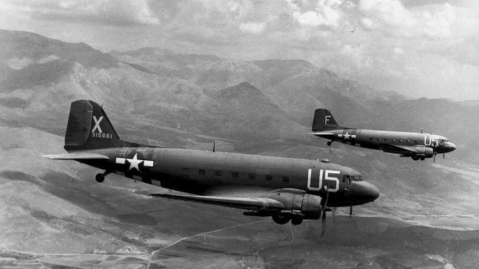 历史回顾:二战"空中火车"c-47运输机