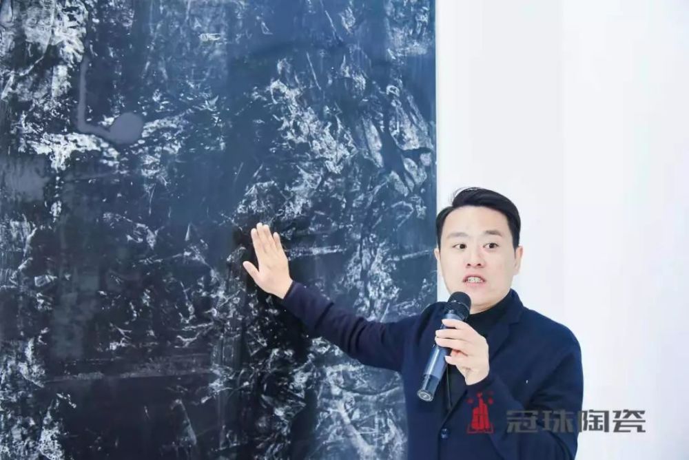 ("潮·物起源"展馆主设计师彭征介绍设计理念)