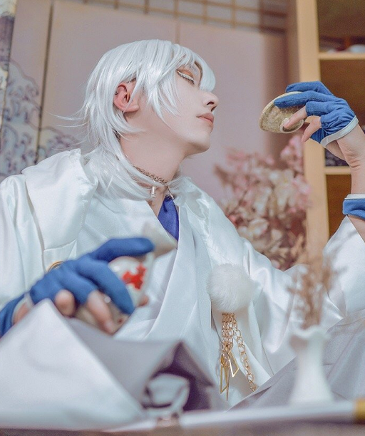 《刀剑乱舞》鹤丸国永cosplay,风度翩翩小哥哥