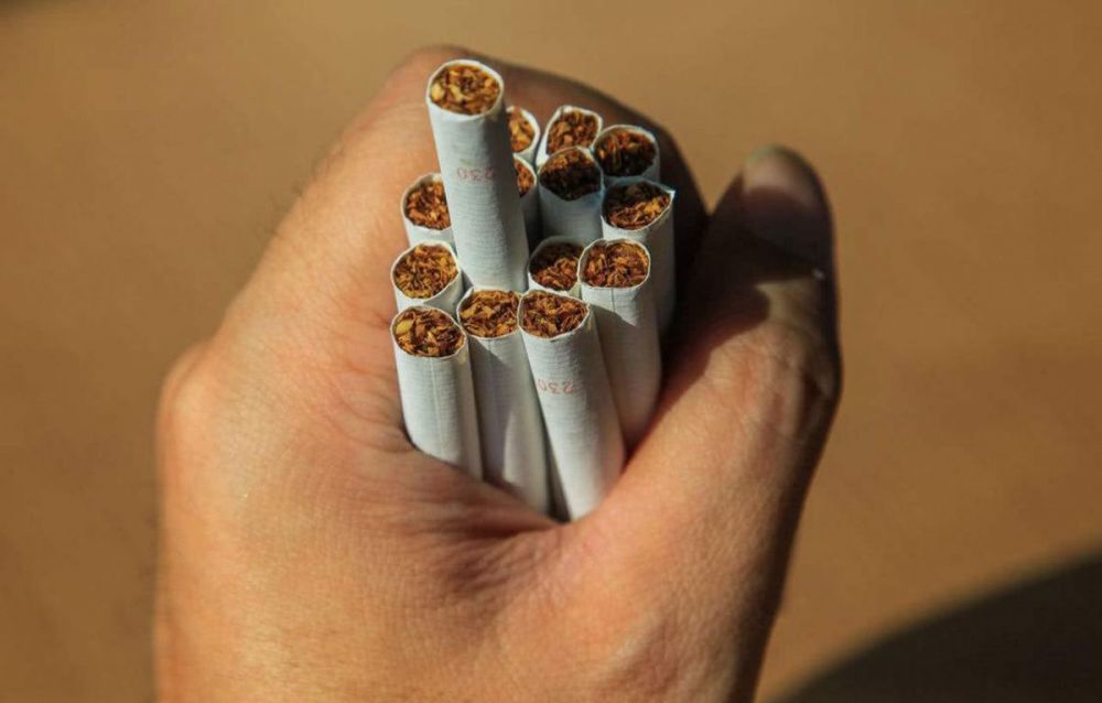 越来越贵的香烟,戒又戒不掉,瑟瑟发抖的是老烟民的钱包