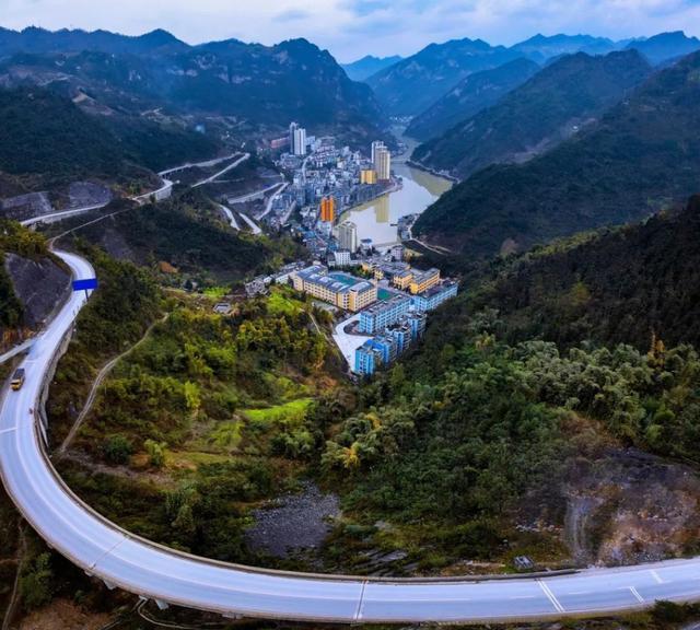 盐津县,地铁,铁路,吊脚楼,旅游