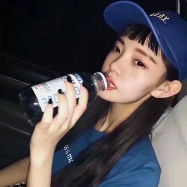 ins超清新女生头像:愿有人伴你颠沛流离,若没有,愿你做自己的太阳
