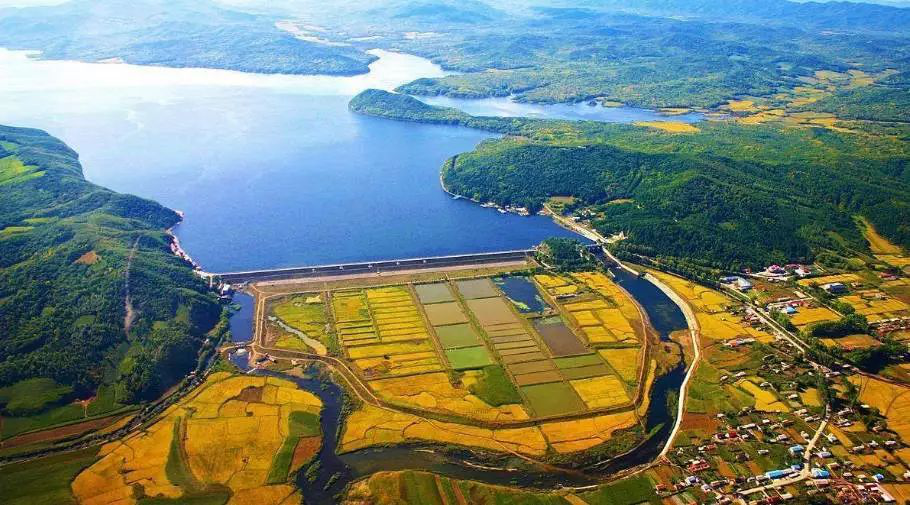 有龙凤山水库,拉林河,牤牛河两大水系,经300余公里流至五常