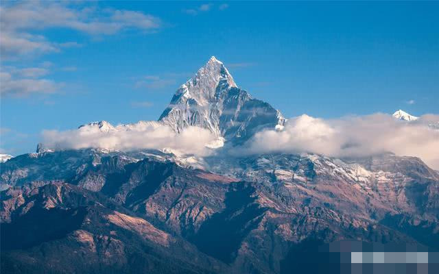 珠穆朗玛峰离太阳更近,为何峰顶却常年积雪?