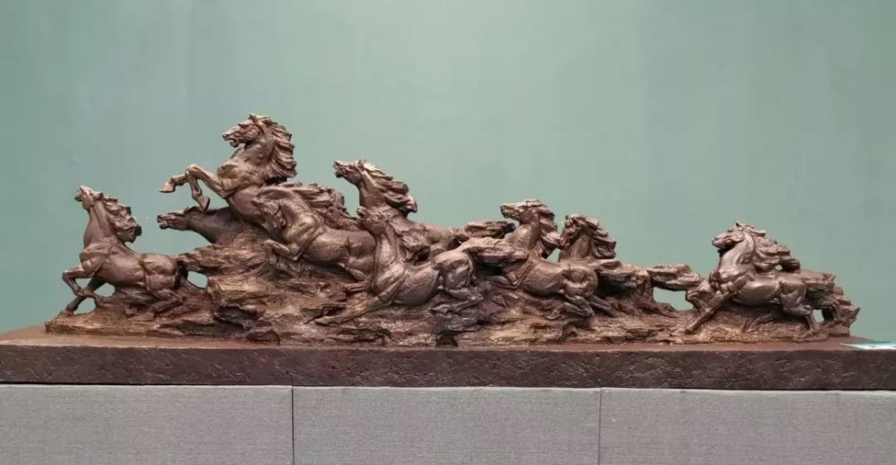 庆祝新中国成立70周年"蒙古马雕塑研究"展