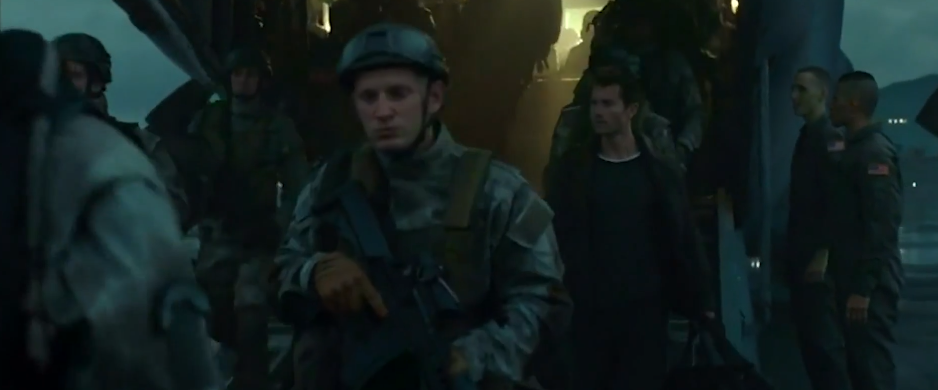 幽灵出现在战场,人类毫无还手之力子弹都无视,硬核科幻电影推荐