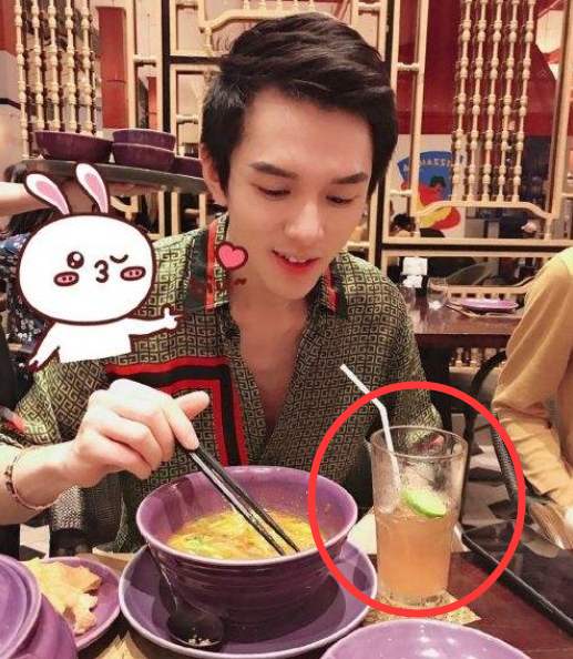 李佳琦直播吃泡面火了,看清他加进去的食材,网友:你果然是我们的最爱!