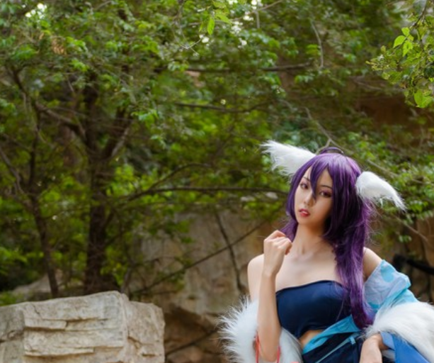 cosplay《狐妖小红娘》涂山雅雅,田野中里美丽小狐娘