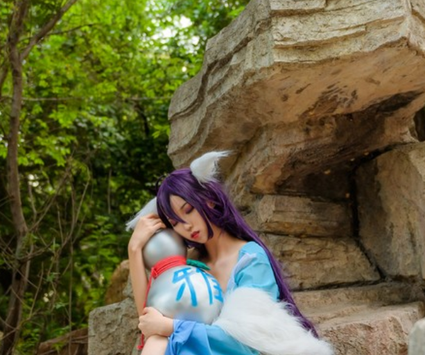 cosplay《狐妖小红娘》涂山雅雅,田野中里美丽小狐娘