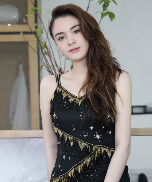张榕容清新写真组图,演绎灵动少女,天然面孔十分吸睛