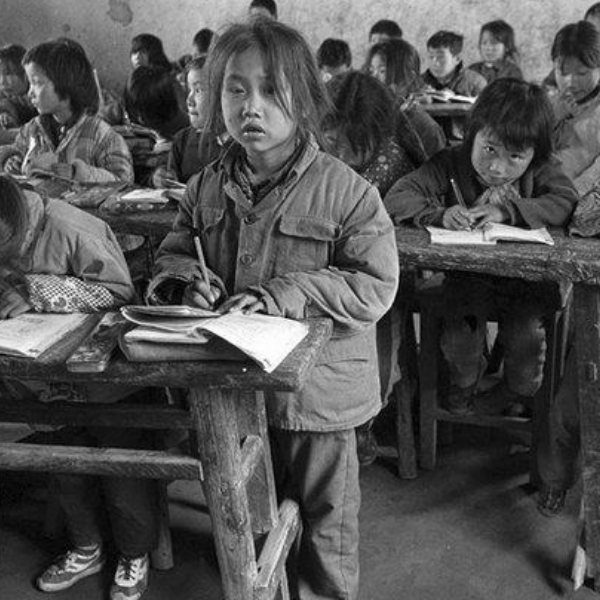 一组珍贵罕见的老照片:再穷也不能穷孩子,为中华之崛起读书