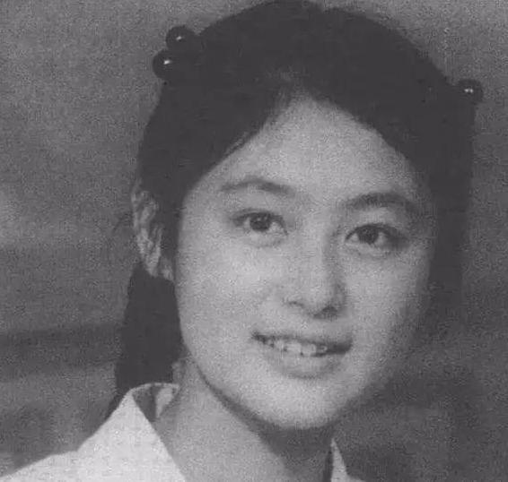 陈红的颜值有多高?看完一组老照片,我才知道什么叫美人