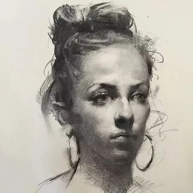 素描头像干货,松动耐看的画面,看看功底深厚的素描头像