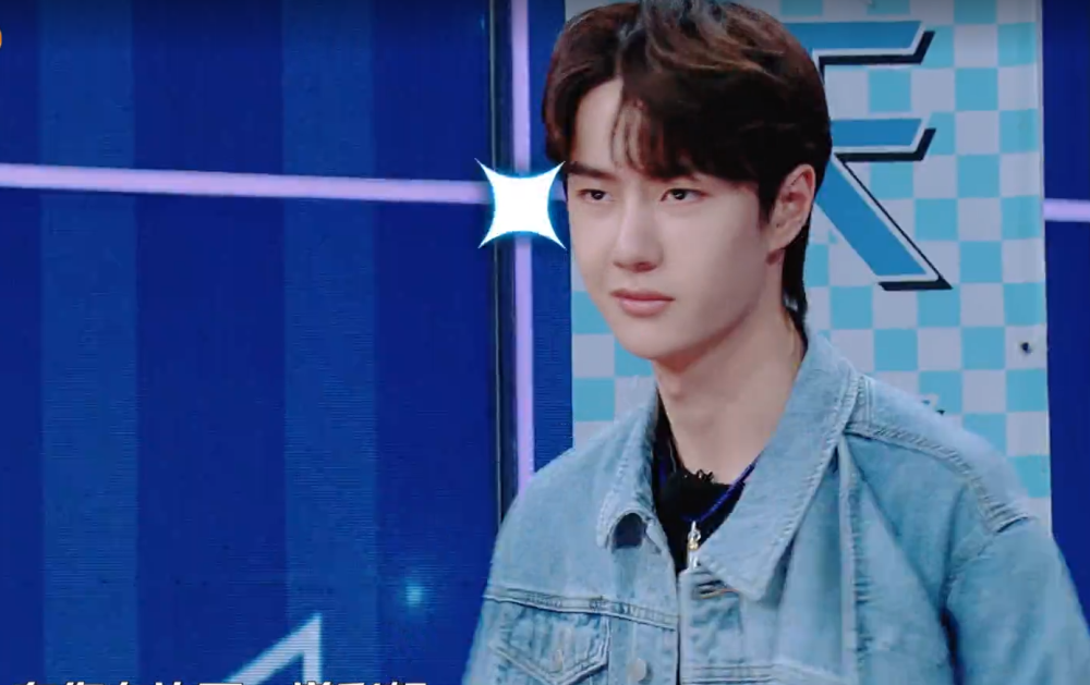 王一博被要转呼啦圈,有谁注意王一博的表情?网友:甩脸