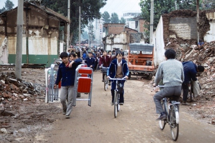 老照片:90年代的云南昆明,真的很怀念那些美好的瞬间