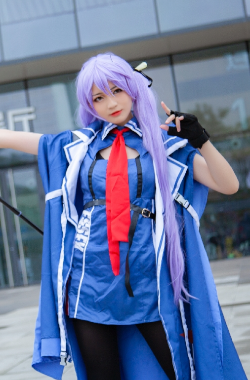 cosplay《碧蓝航线》埃塞克斯,酷帅的美少女形象