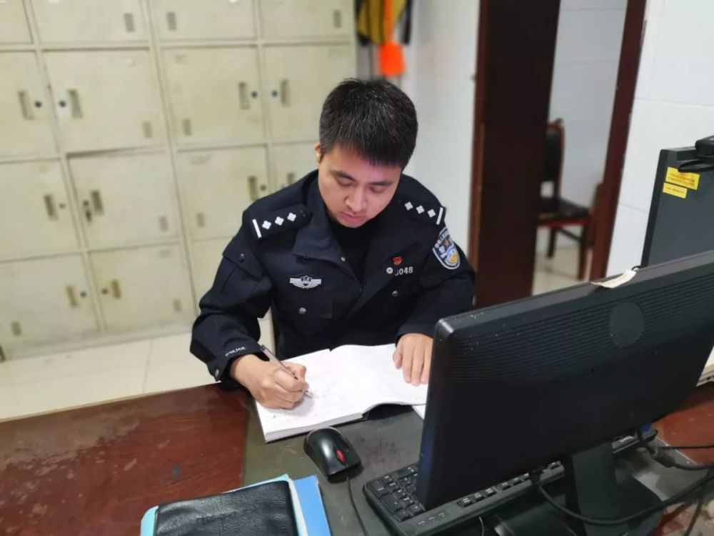 金湖民警-吴云飞!热血铸"利剑"