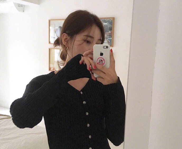 00后的女生,拍照时自以为很萌的3个行为,其实男生可能