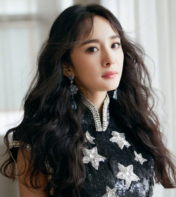 明星杨幂高清图片,有一种独特的魅力,完美诠释仙女气质