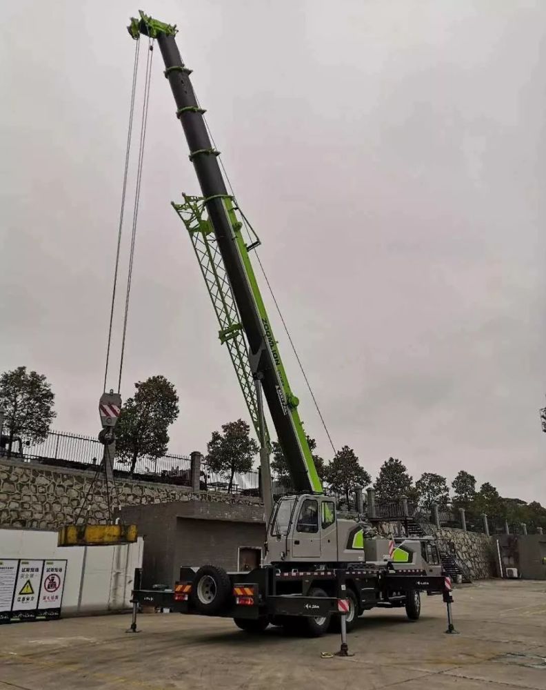 中联全新ztc250a552吊车,价格有多香?