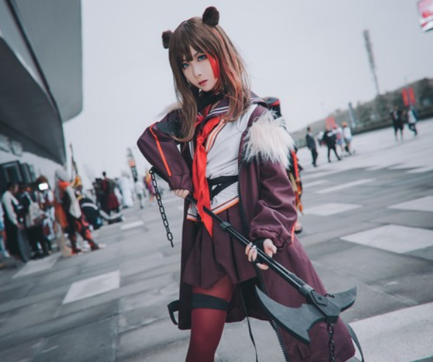 cosplay《明日方舟》空,钟爱重武器的甜美小姐姐