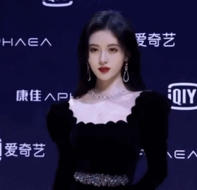 微调多次终成仙女的鞠婧祎,凭