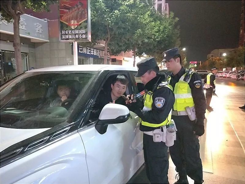 蒙自市公安局交警大队重拳出击整治冬季酒驾违法行为成效显著
