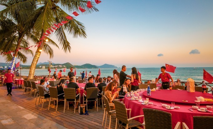 三亚最美的海边餐厅,面朝大海吃饭风景美如画