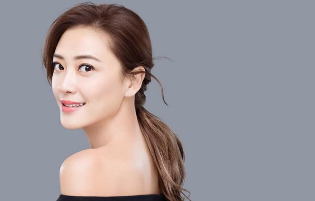 向佐恋爱史大揭秘,应采儿榜上有名,但却只有她