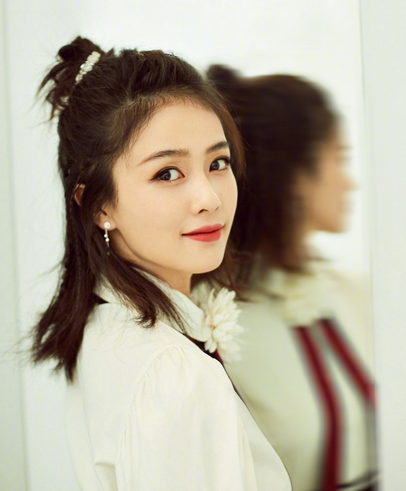 偶像女星白鹿精致图集,淑雅柔美,彰显时尚魅力