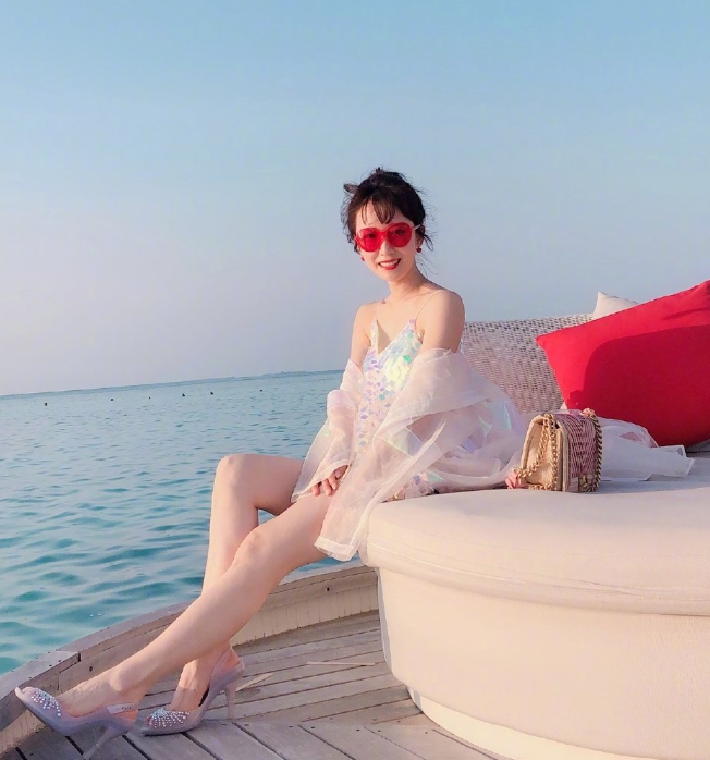 李念马尔代夫旅拍写真,清新靓丽,散发着独特的魅力