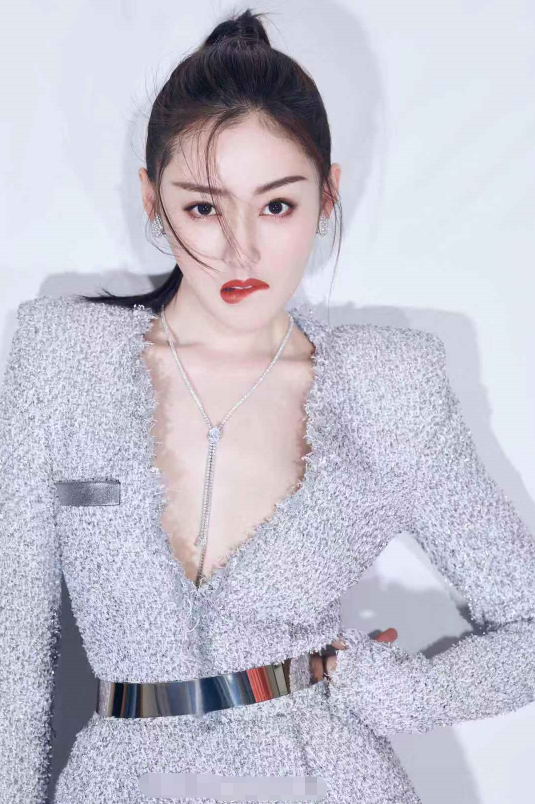 张天爱到底多开放?当看到她的活动照后,终于懂得啥叫"