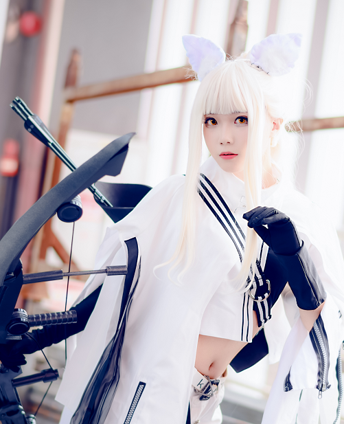 cosplay《明日方舟》白金,气质非凡的小姐姐,堪称神还原