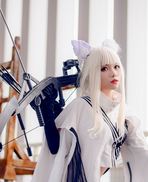 cosplay《明日方舟》白金,气质非凡的小姐姐,堪称神还原