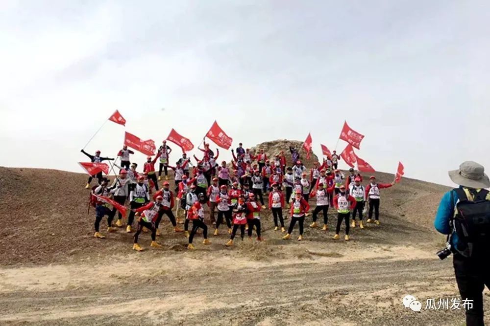 在甘肃瓜州,一条长达110公里,名为"玄奘之路"的戈壁徒步路线,每年引来