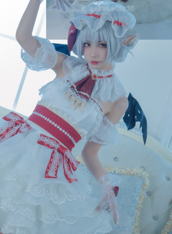 《东方project》蕾米莉亚cosplay,幻想乡中的吸血鬼少女