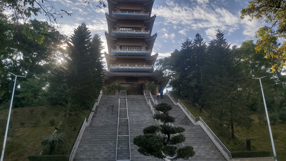 东莞凤岗的园龙山公园,你们来过吗?里面其实挺好玩的