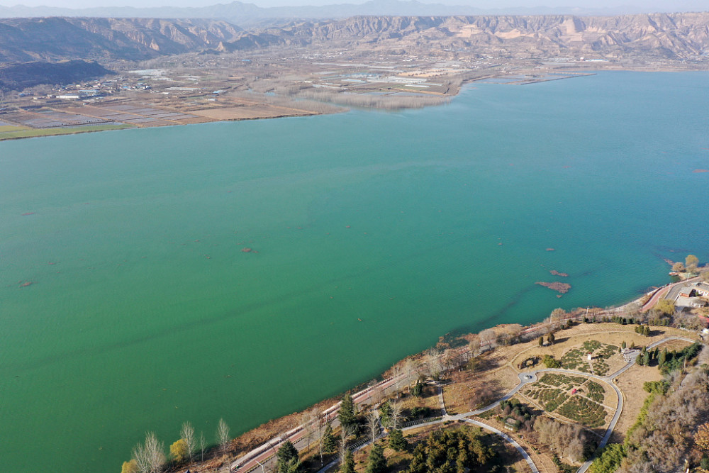 黄河三门峡现奇观,河水清澈见底没有黄沙,1年只有这个