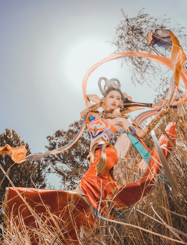 漫展惊现最美杨玉环cos,一双"金镯脚"太抢镜,我竟不能