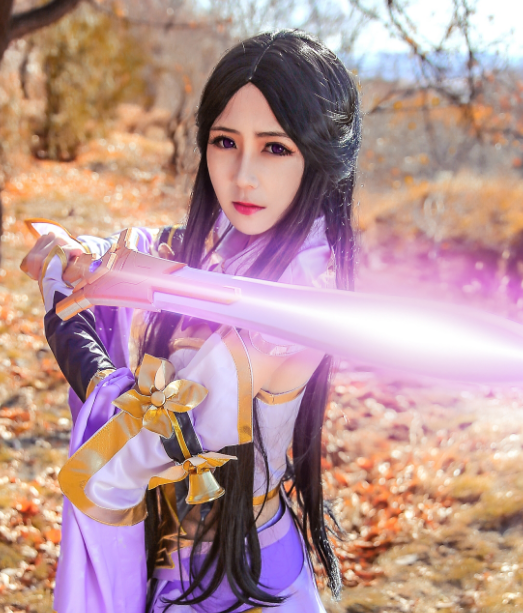 《王者荣耀》紫霞仙子露娜cosplay,女孩身穿古装用女cos露娜的美