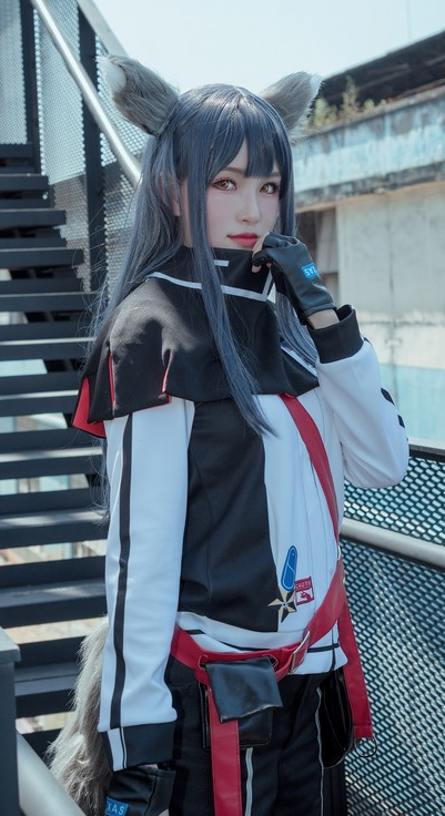 cosplay《明日方舟》德克萨斯,小姐姐颇有女侠风范