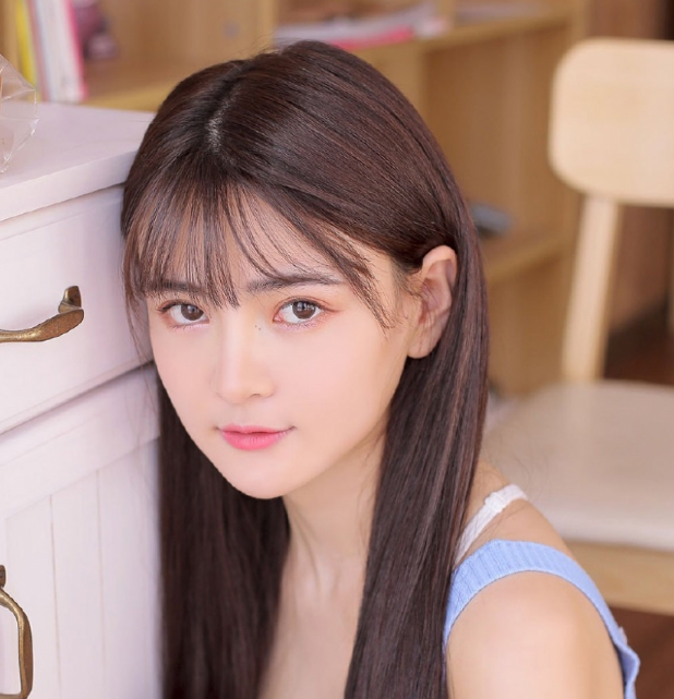 长发美女气质写真,清新且干净,简直太美了