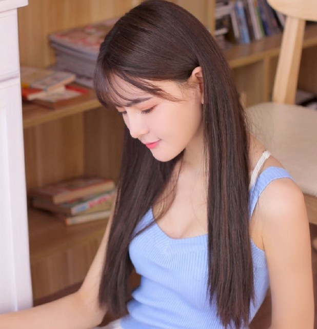 长发美女气质写真,清新且干净,简直太美了